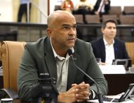 Juex Almeida cobra fiscalização urgente em piscina abandonada no Jardim Esperança