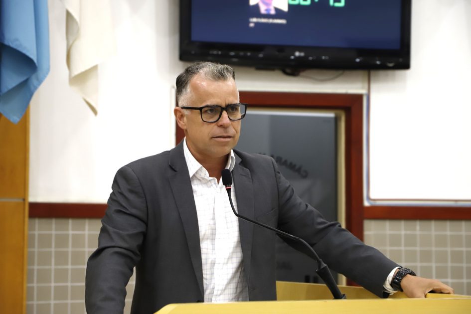 Luís Flávio pede solução para cruzamento no Jardim América