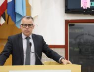 Luís Flávio questiona Prefeitura sobre unificação de salas de aula em EMEF no Bandeira Branca