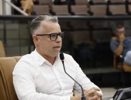 Luís Flávio questiona prefeito sobre reforma de escola atingida por incêndio no Parque Santo Antônio