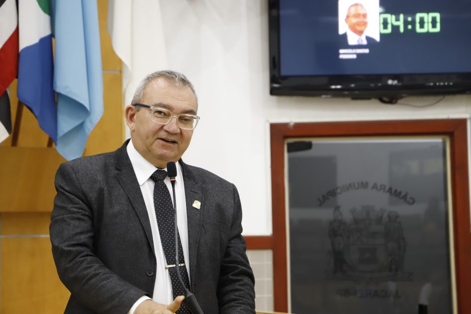 Marcelo Dantas questiona prefeito sobre qualidade da água em lago do Parque da Cidade