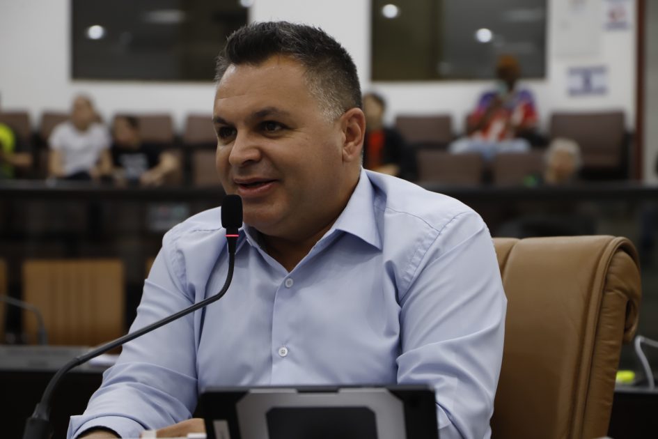 Netho Alves pede limpeza de terreno à CTEEP na Vila Zezé