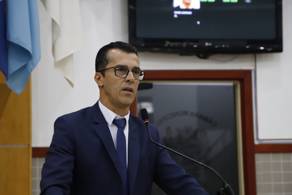 Daniel Mariano pede organização e remoção de fios soltos à EDP