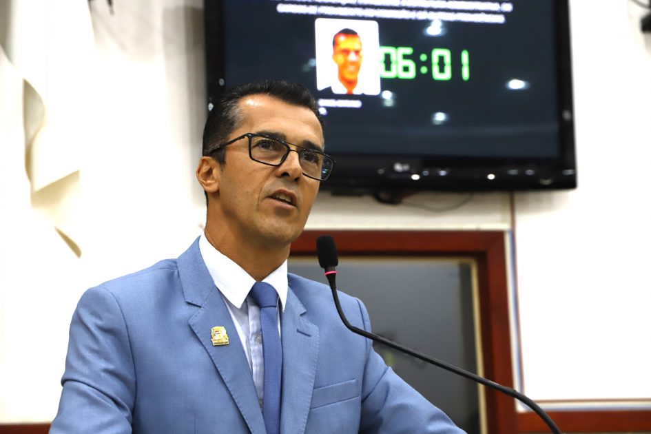 Daniel Mariano pede urgência na implantação de semáforo em avenida no Jardim Emília