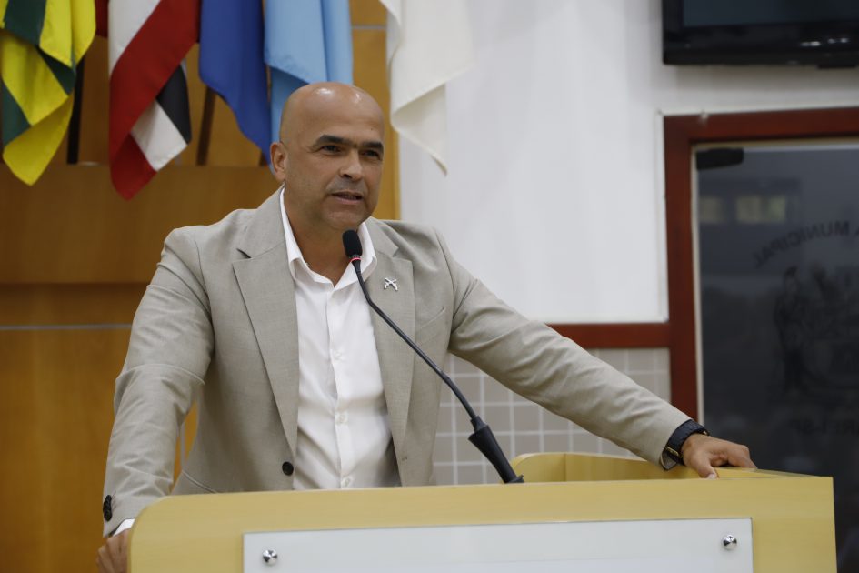 Juex Almeida cobra patrulhamento da Guarda Municipal em praça do Parque Meia Lua