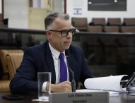 Luís Flávio cobra melhorias de trânsito nas avenidas Davi Lino e Adhemar de Barros