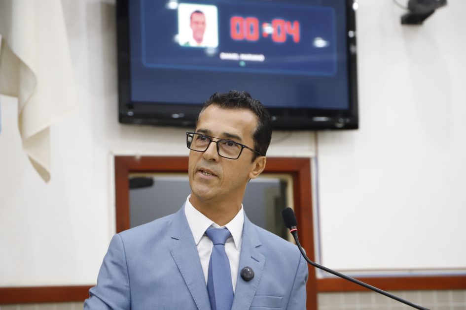 Daniel Mariano cobra instalação de câmeras do COI na UPA Dr. Thelmo