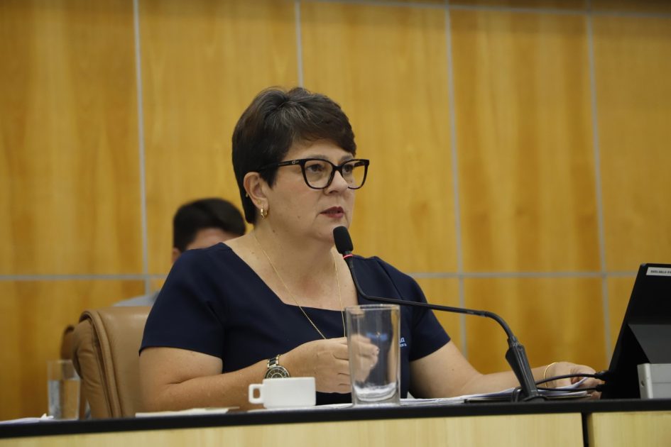 Maria Amélia pede solução para falta de água na Vila Pinheiro
