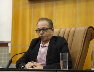 Paulinho do Esporte pede limpeza urgente de escadão no bairro Cidade Nova Jacareí