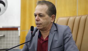 Paulinho do Esporte propõe redutor de velocidade para rua do Parque Califórnia