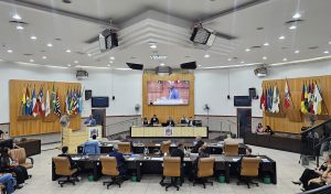 Sessão de abertura de 2026 marca posse de suplente e benefício à Associação Remar