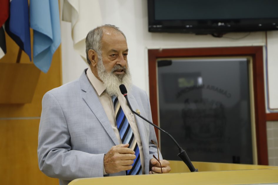 Valmir cobra construção de casas do Minha Casa, Minha Vida aos governos estadual e federal