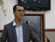 Daniel Mariano cobra cidade mais inclusiva sobre LIBRAS nos órgãos públicos