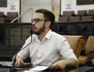 Gabriel Belém questiona prefeito sobre Unidade Odontológica Móvel em Jacareí