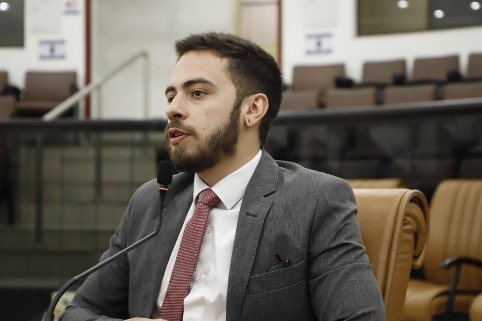 Gabriel Belém questiona prefeito sobre obras de infraestrutura no Estância Porto Velho