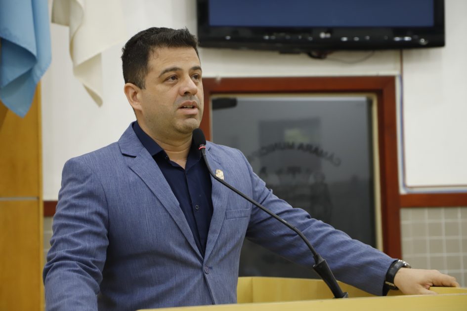 Jean Araújo cobra melhorias na internet do Parque Imperial