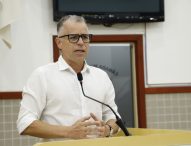 Luís Flávio questiona Prefeitura sobre critérios de atividade externa a Fast-Food com alunos da rede municipal
