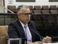 Luís Flávio questiona Prefeitura sobre problemas estruturais e gastos em obra na Avenida Davi Lino