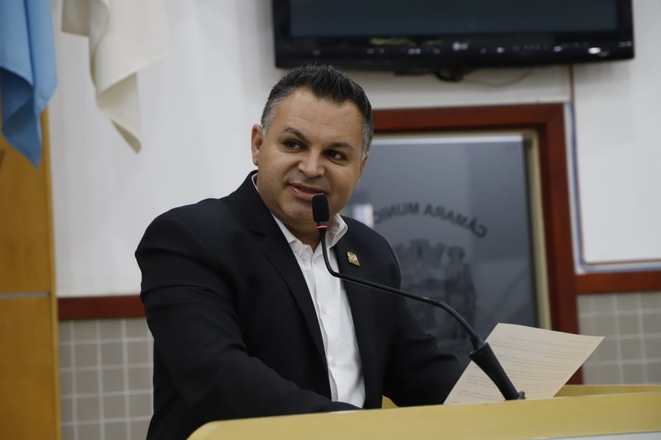 Netho Alves cobra prefeito sobre melhorias em quadra esportiva na Vila Zezé