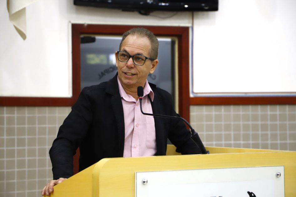 Paulinho do Esporte solicita capina em área de lazer no Jardim Jacinto