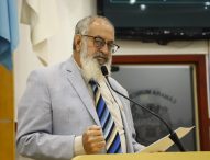 Valmir solicita reparo na rede de esgoto no Parque Meia Lua