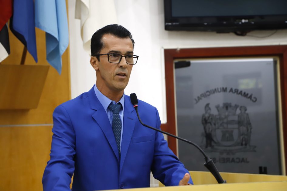 Daniel Mariano cobra manutenção em bueiro, no Jardim Flórida