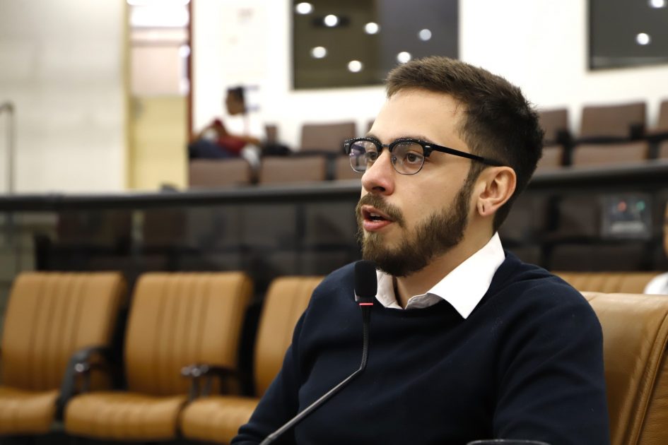 Gabriel Belém questiona gestão de imóveis públicos e gastos com publicidade oficial