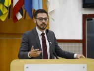 Gabriel Belém questiona prefeito sobre supostas irregularidades em programa de saúde