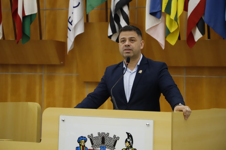 Jean Araújo cobra prefeito sobre aplicação de leis de proteção animal