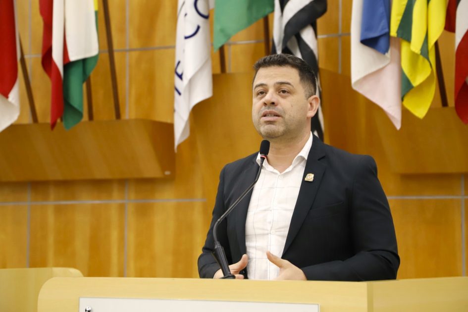 Jean Araújo solicita retomada de avaliação física promovida da Prefeitura