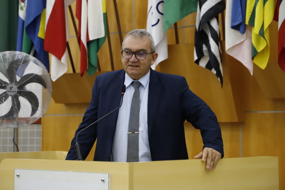 Marcelo Dantas pede construção de ponte no Parque dos Sinos