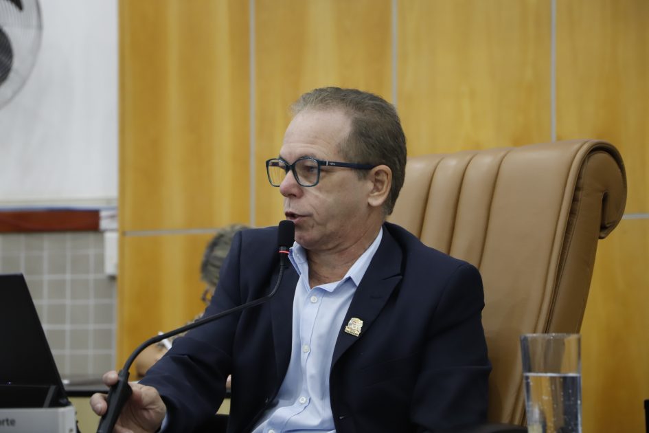 Paulinho do Esporte cobra manutenção de rede elétrica no Parque Nova América