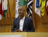 Paulinho dos Condutores cobra serviços de zeladoria no Parque dos Sinos e Parque Imperial