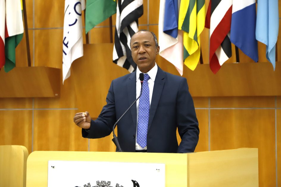 Rogério Timóteo solicita melhorias em escola no Pagador de Andrade