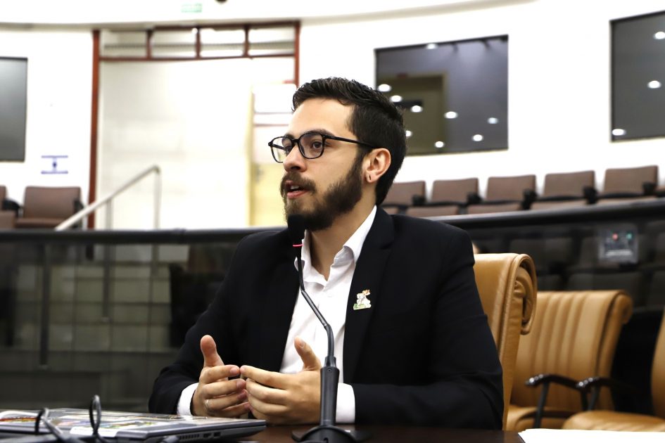 Gabriel Belém questiona Prefeitura sobre regularização fundiária no Veraneio Ijal