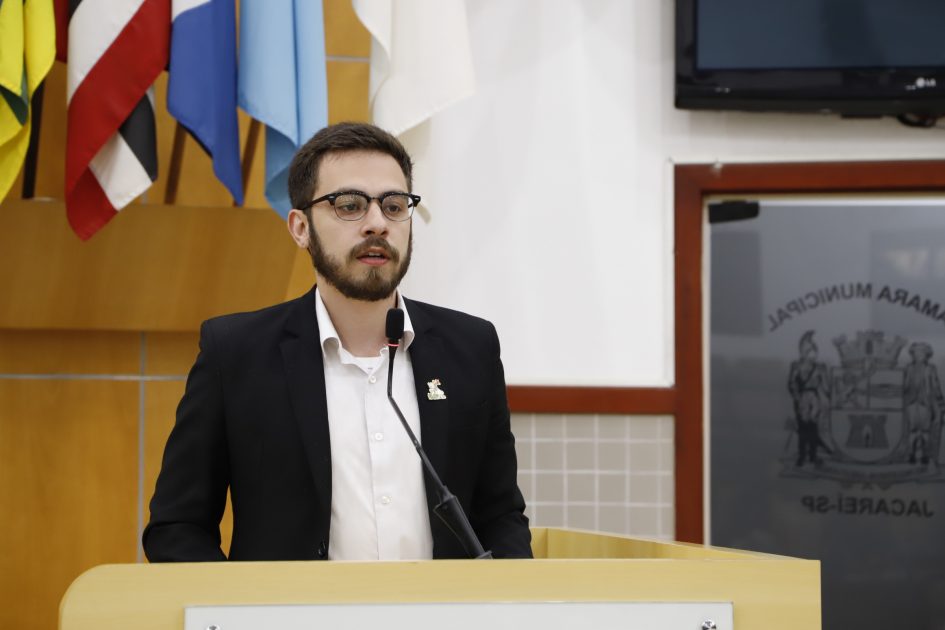 Gabriel Belém questiona prefeito sobre mudanças no planejamento de obras hospitalares em Jacareí
