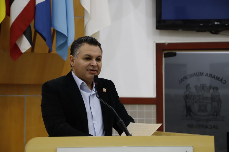 Netho Alves pede limpeza de valeta de escoamento de águas pluviais no Jd. Maria Amélia