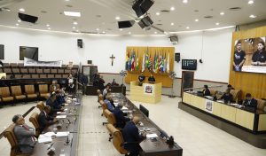 Câmara Municipal aprova LDO de 2027 e outros sete projetos na última sessão do semestre