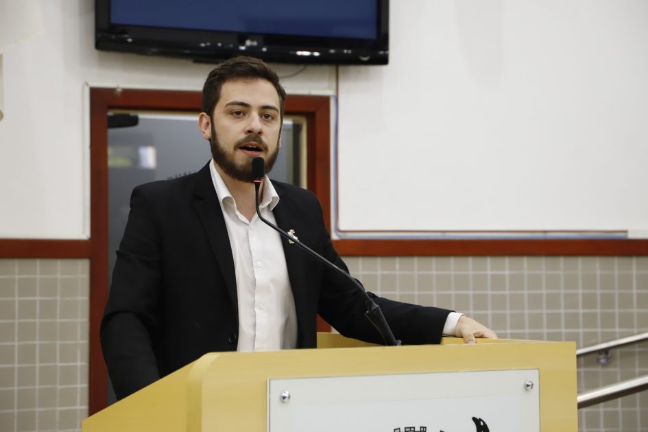 Gabriel Belém questiona prefeito sobre interdição de pátio de veículos apreendidos