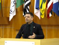 Jean Araújo cobra prefeito sobre falta de medicamentos nas unidades de saúde