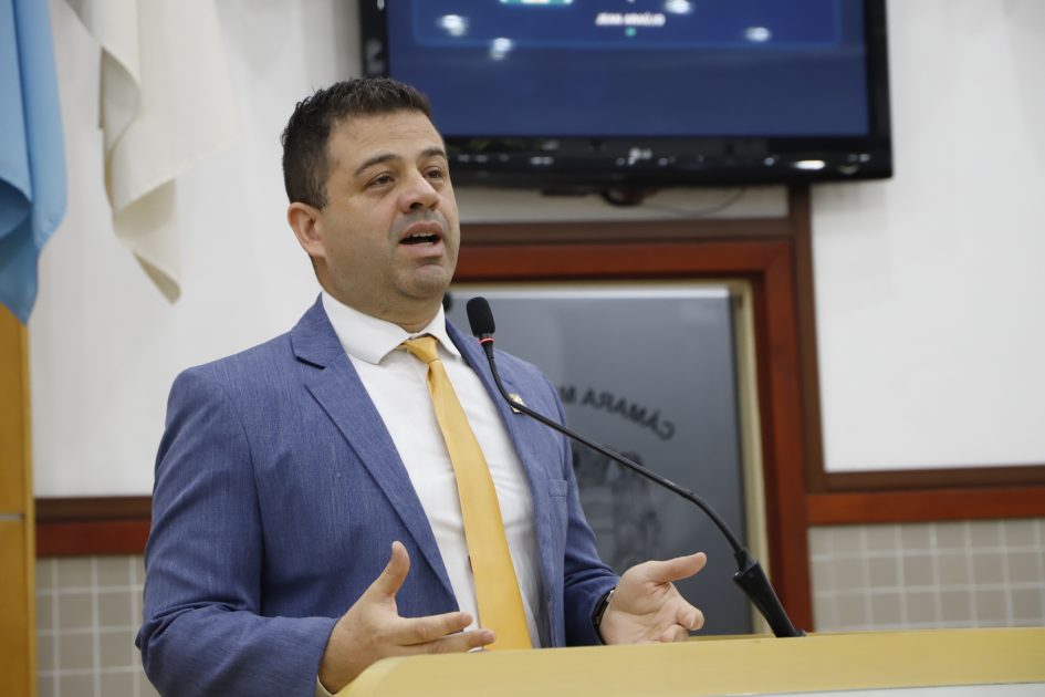 Jean Araújo cobra abastecimento de medicamento na rede de Saúde de Jacareí