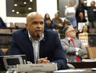 Juex Almeida solicita parada exclusiva para carros de aplicativos no Centro