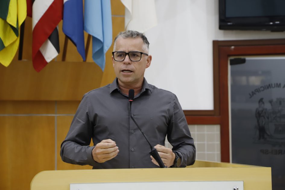 Luís Flávio reivindica ampliação de galerias de águas pluviais em rua do Jardim Primavera