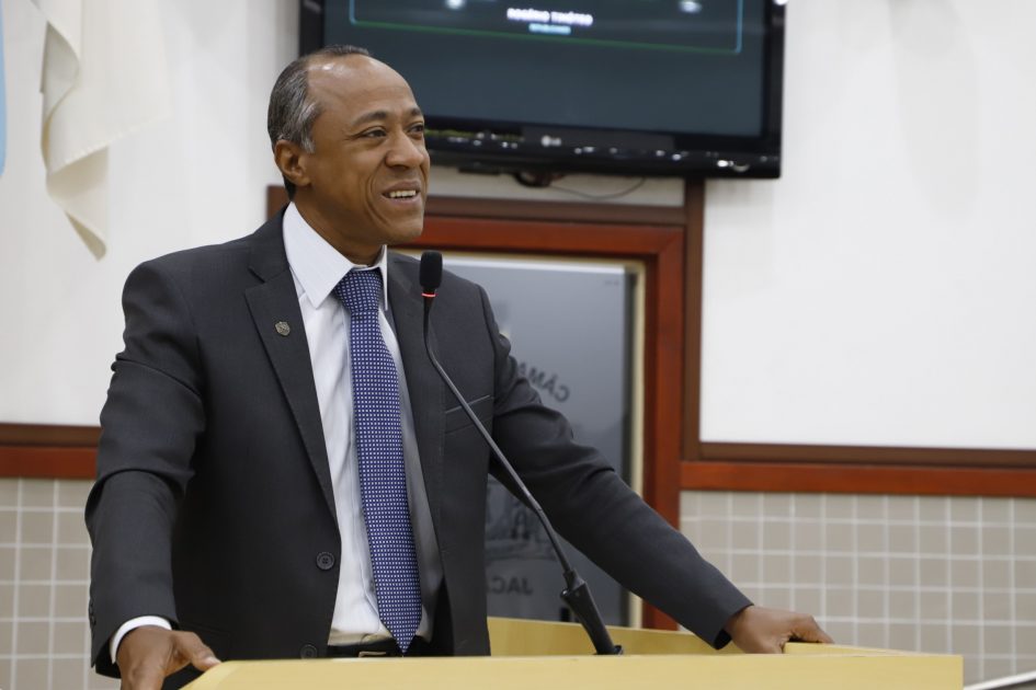 Rogério Timóteo cobra melhorias em área de lazer do Bandeira Branca II