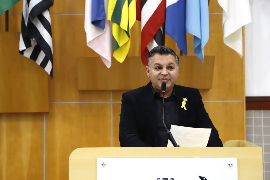 Netho Alves pede regularização da coleta de lixo no Conjunto 22 de Abril