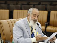 Valmir cobra regularização de fiação de internet em via do Parque Meia-Lua