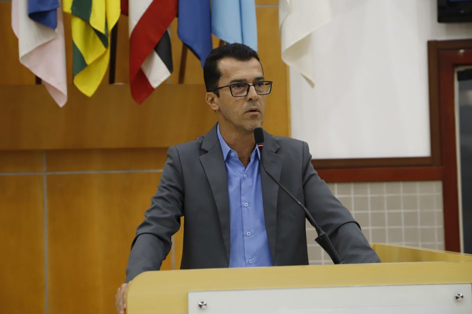 Daniel Mariano questiona entidade gestora sobre atendimentos na UPA Dr. Thelmo