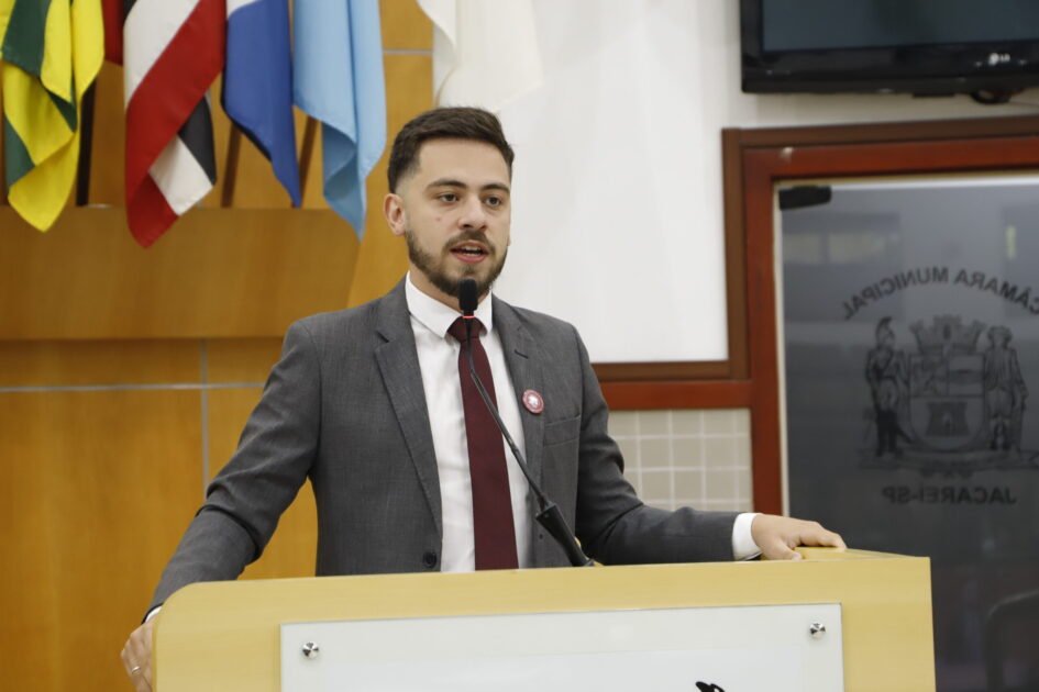 Gabriel Belém questiona prefeito sobre qualidade dos serviços de saúde pública