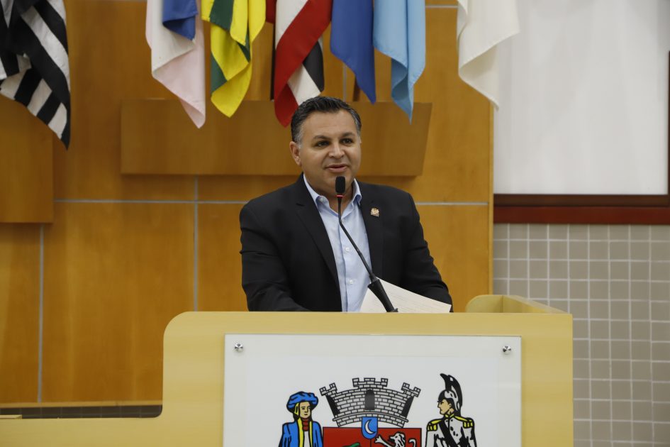 Netho Alves cobra operação tapa-buracos no CECAP e Conjunto São Benedito
