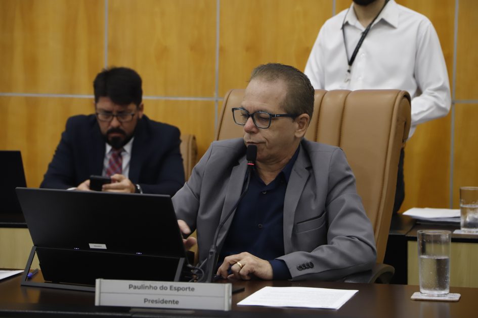 Paulinho do Esporte pede reparo em calçamento de vias no Jardim Panorama e Jardim Flórida